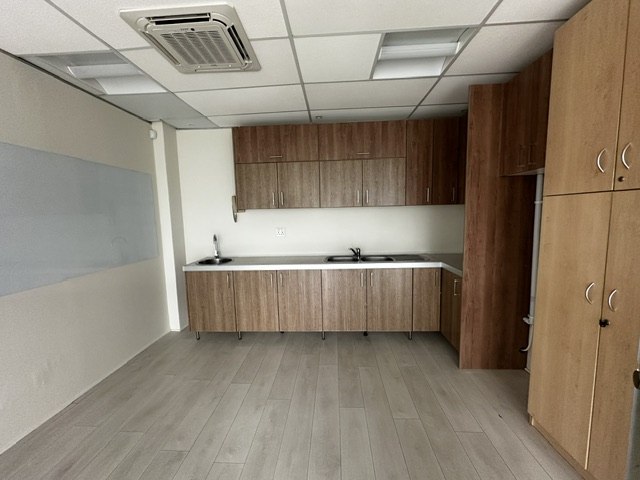 To Let Commercial Property for Rent in Newlands Western Cape
